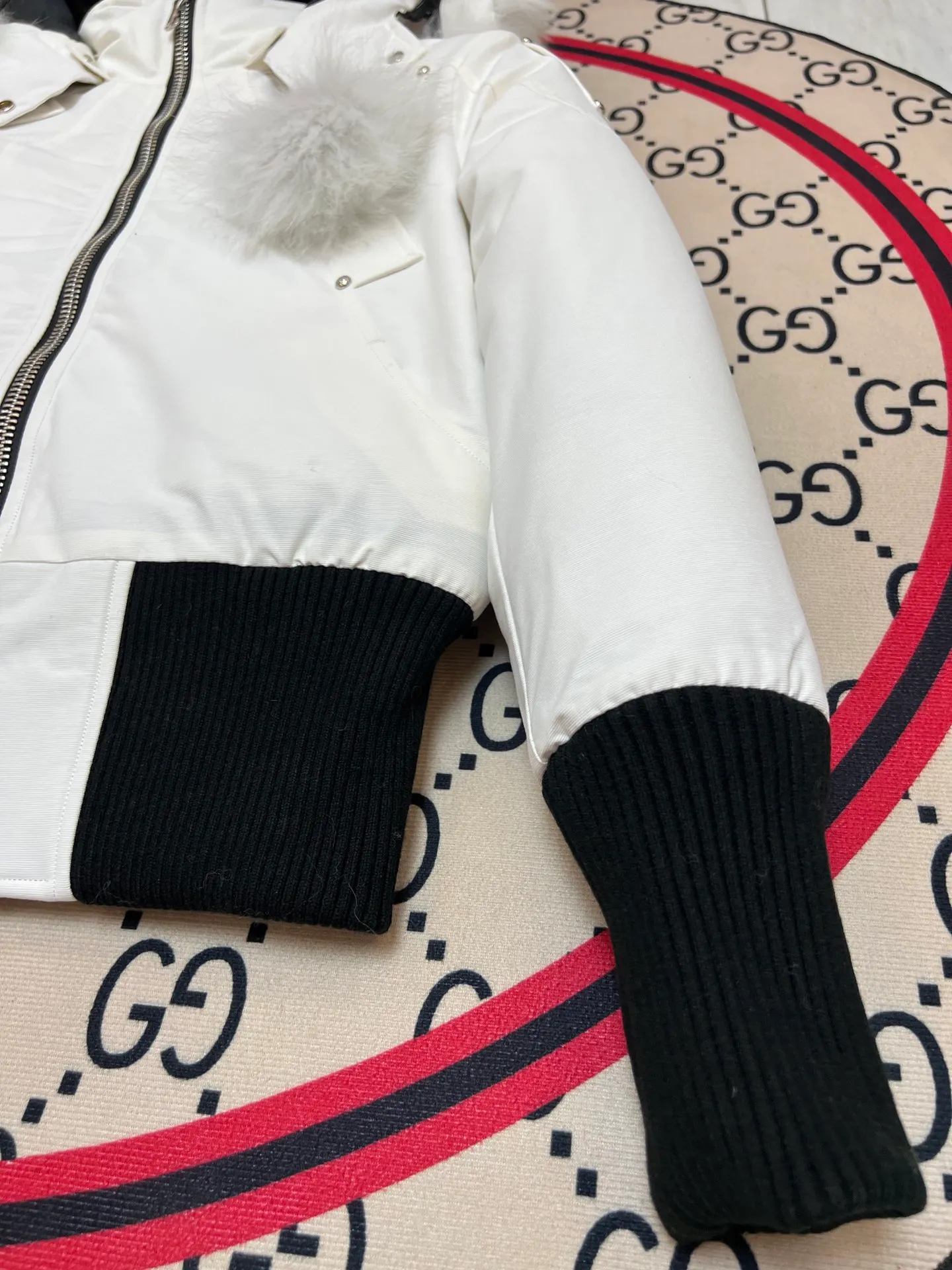 ：Y 117 ：Black Red Cream White 🇨🇦Moose knuckles/ 03/ ： / （ ） Moose knuckles . 2007 🇨🇦 ！ Premium ， 。 ， -15000 ！ ，LOGO ✂️. ！ . ！ MONCLER/ Canada Goose/ ，Moose knuckles 2019 …… ✂️ 90% ， ！ ✂️ ， ! ✂️ YKK， ， ！ ✂️ ， . ！ ✂️ 3D ， ⚠️Size:xs-xl